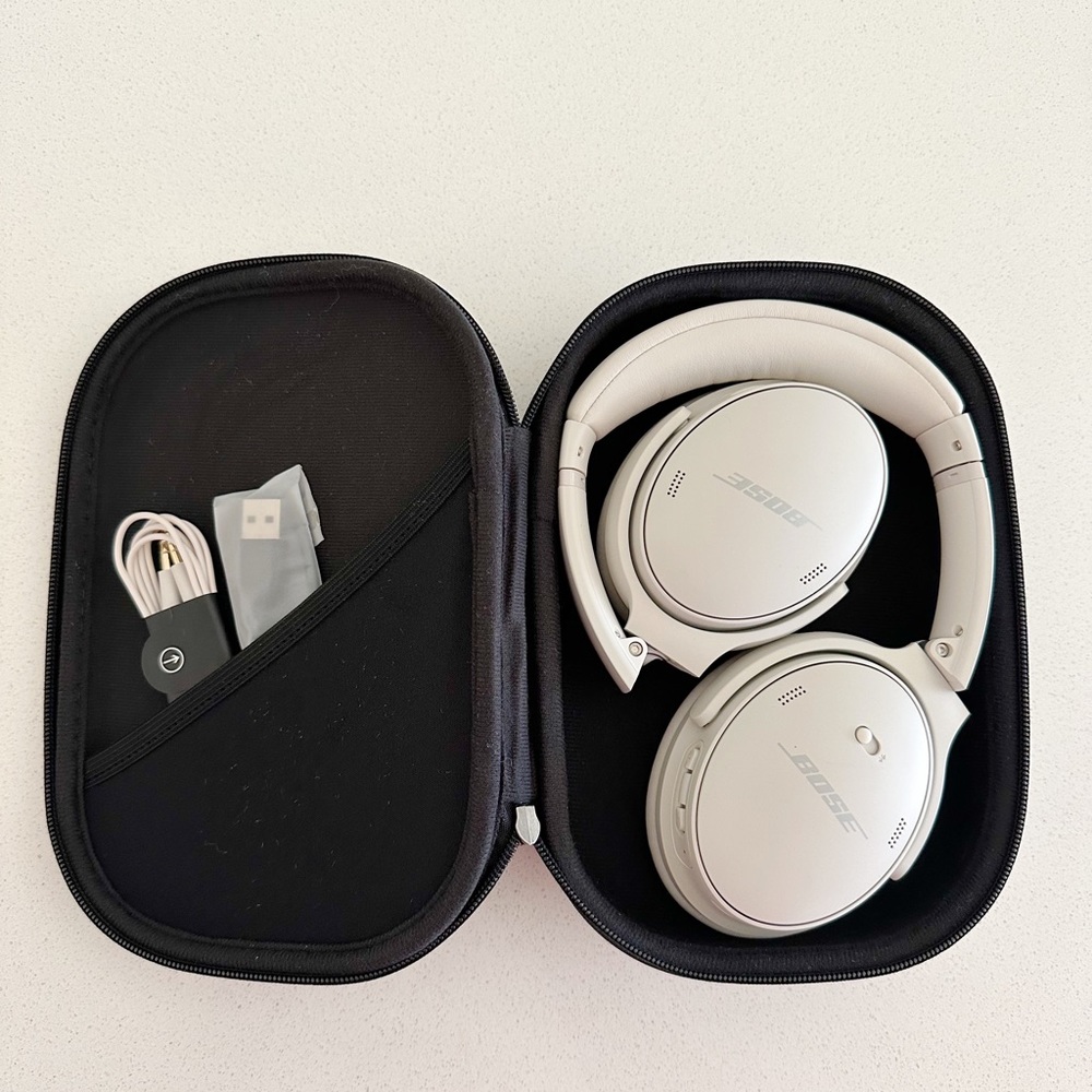 Bose - QuietComfort 45 Wireless Noise Cancelling Over-the-Ear Headphones